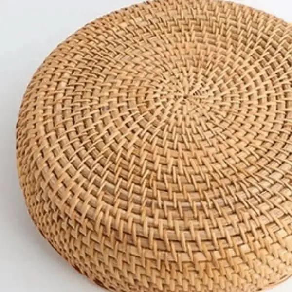 Dekoratives rundes Tablett aus Rattangeflecht | Morada Serena - Morada Serena