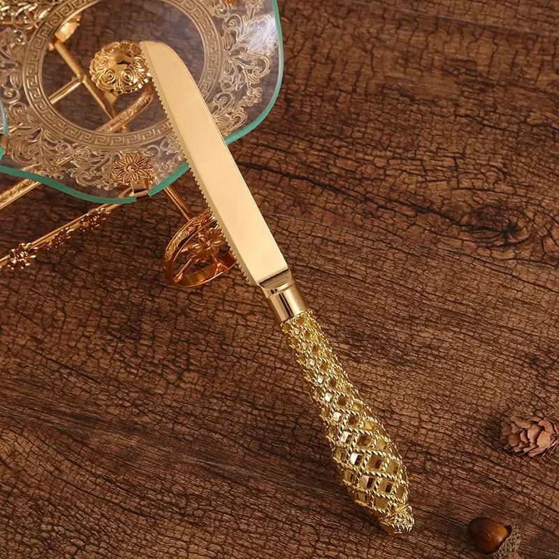 Conjunto Espátula Para Bolo e Faca Dourada - Morada Serena