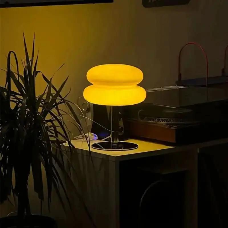 Pilzlampe aus Glas und Edelstahl – moderner und eleganter Tisch für Ihre Umgebung – Morada Serena