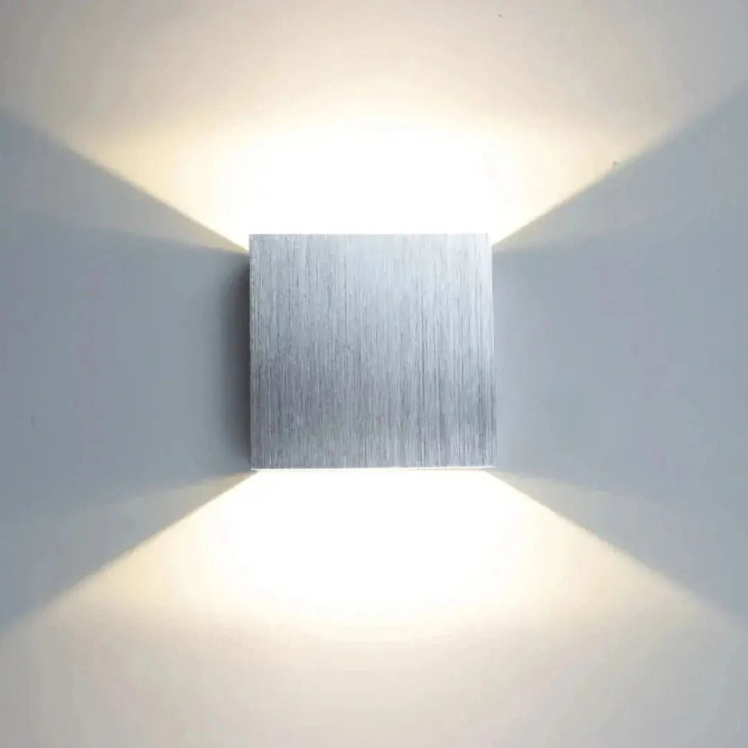 Arandela Externa Royal à Prova D’água – Iluminação Elegante para Áreas Externas - Minha loja