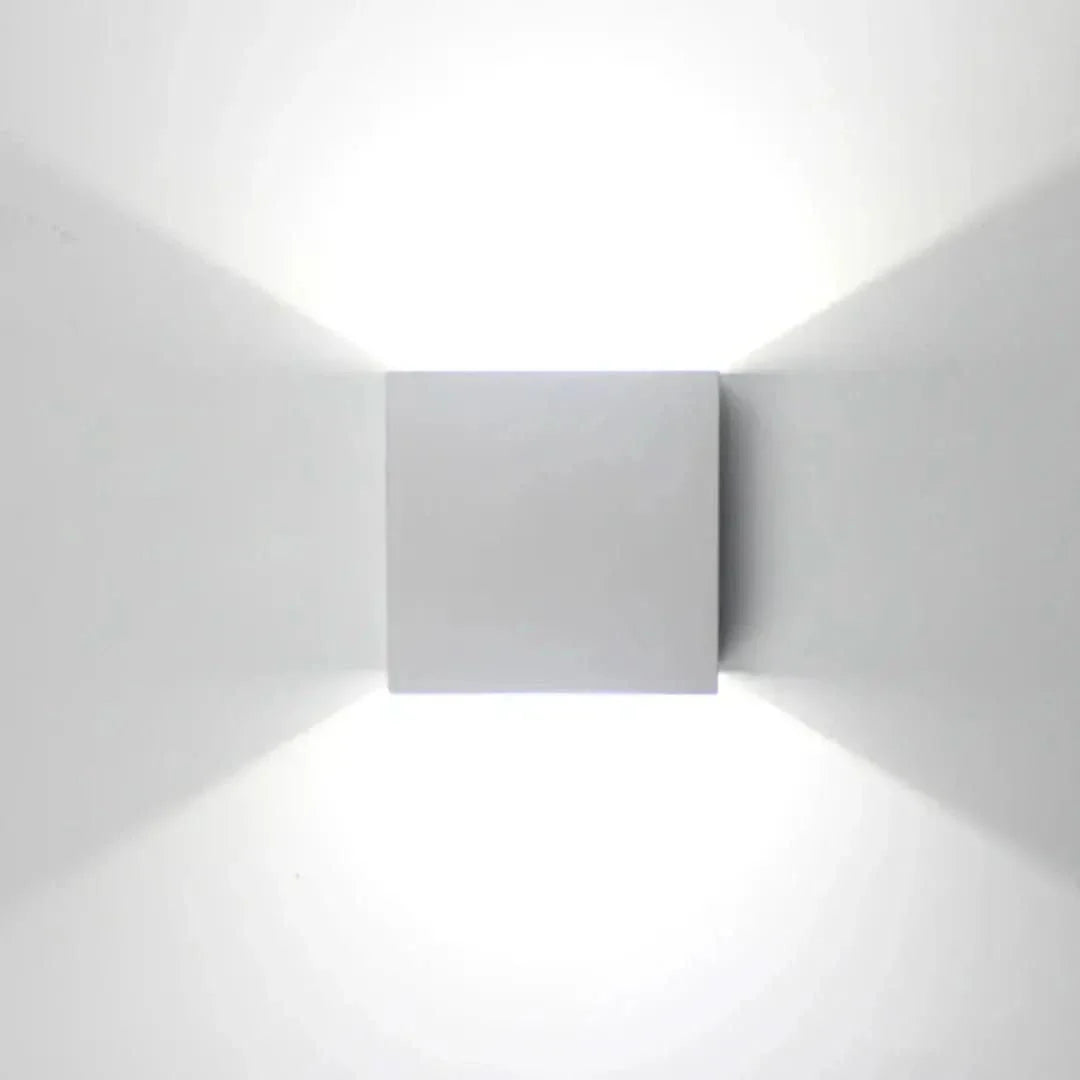 Arandela Externa Royal à Prova D’água – Iluminação Elegante para Áreas Externas - Minha loja