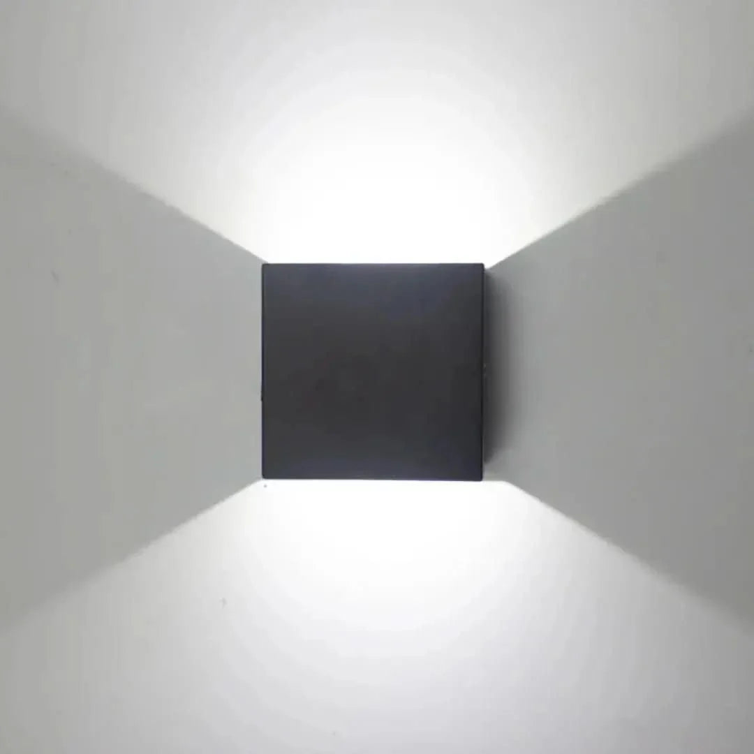 Arandela Externa Royal à Prova D’água – Iluminação Elegante para Áreas Externas - Minha loja