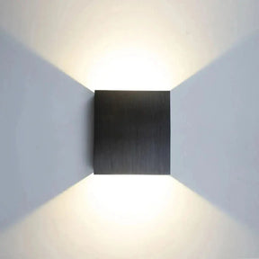 Arandela Externa Royal à Prova D’água – Iluminação Elegante para Áreas Externas - Minha loja