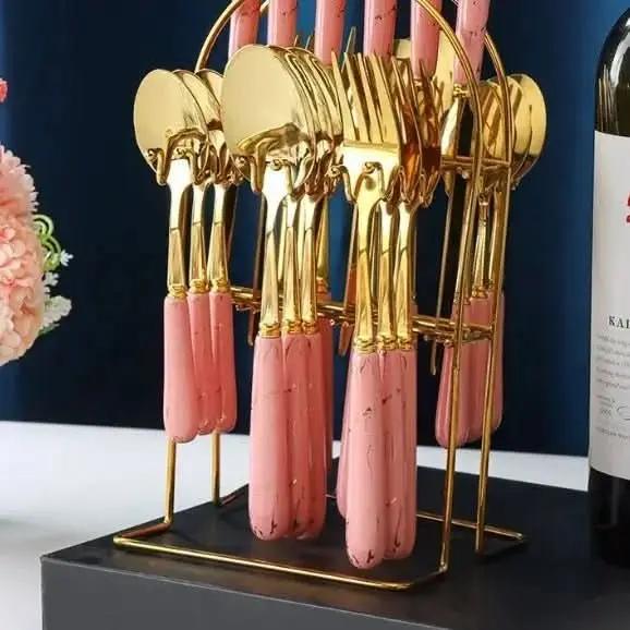 Goldenes Besteckset 24-teilig - Mein Shop